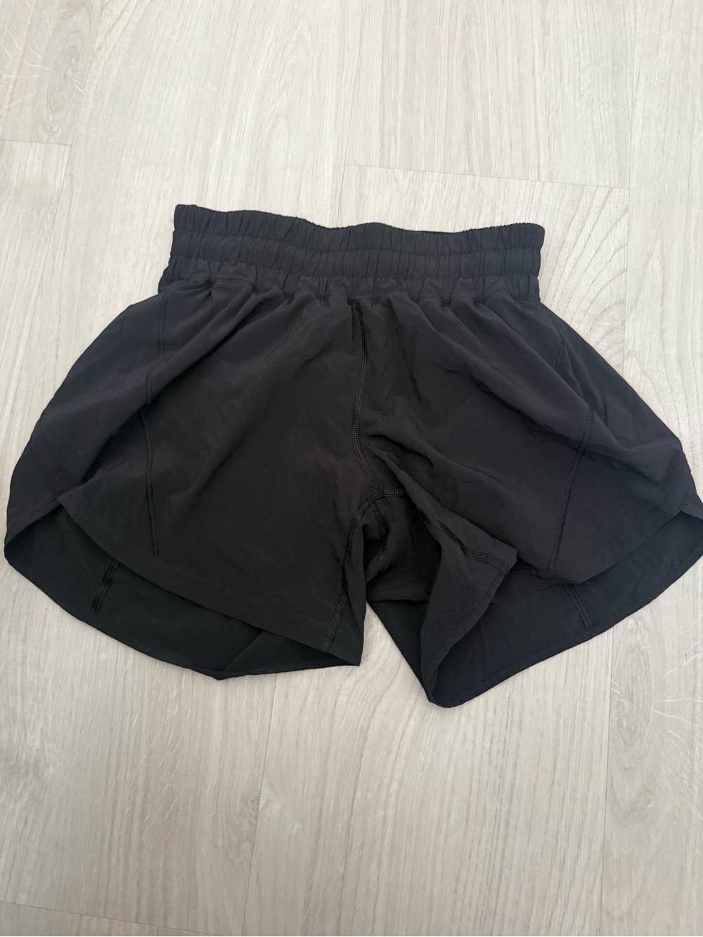 Lululemon Tracker Short V 4 Inch Lined Running Shorts Black Size 4 Zipper Pocket